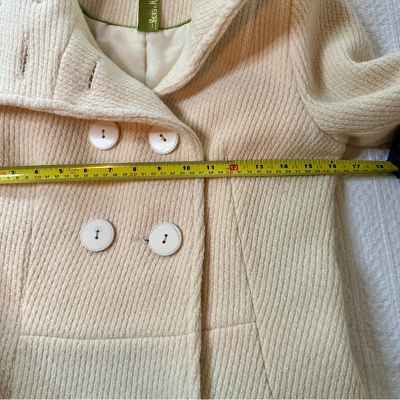 Double breasted pea coat can be worn with or without belt. Fits smaller- 2-4 - Picture 6 of 9